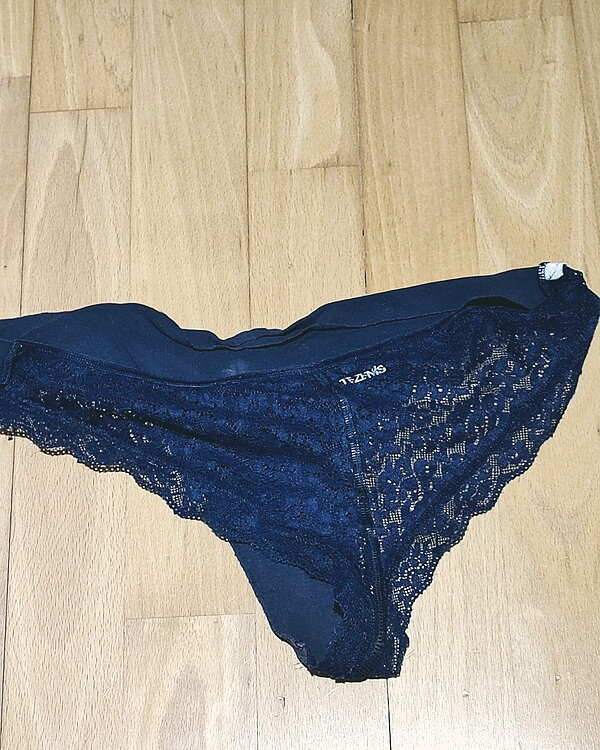 Braguitas azules con transparencias