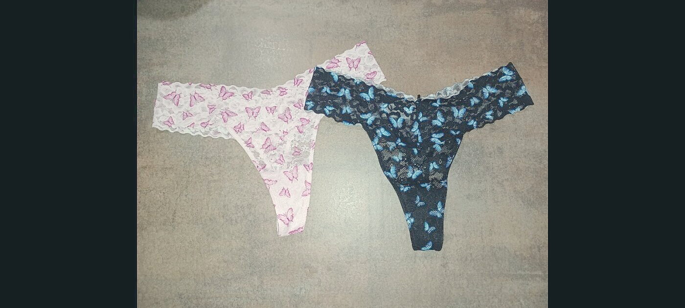 Tangas de mariposa y encaje