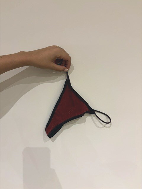 Tanga Rojo Bastante Usado