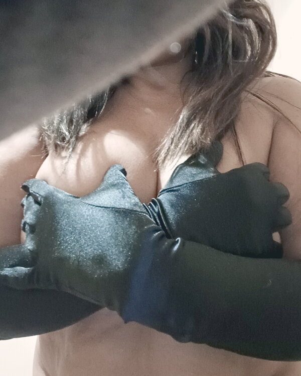Guantes largos sexys negros.......