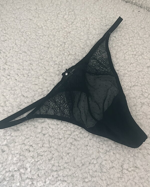 Tanga transparente negra