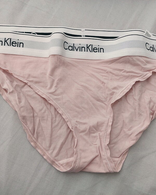 Bragas Calvin Klein usadas