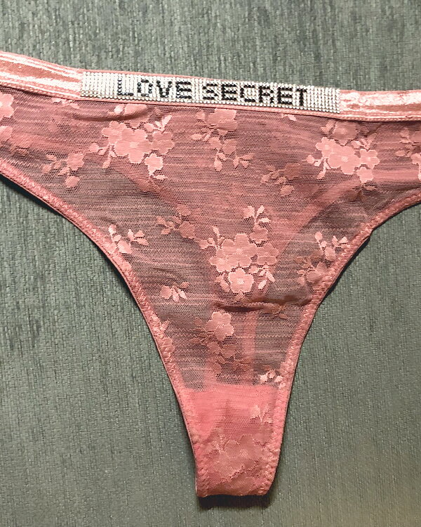 Love secret. Precioso tangadr encaje