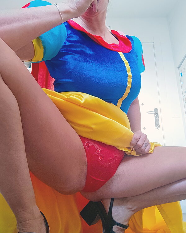 Bragas de blancanieves y videollamadas fetichistas