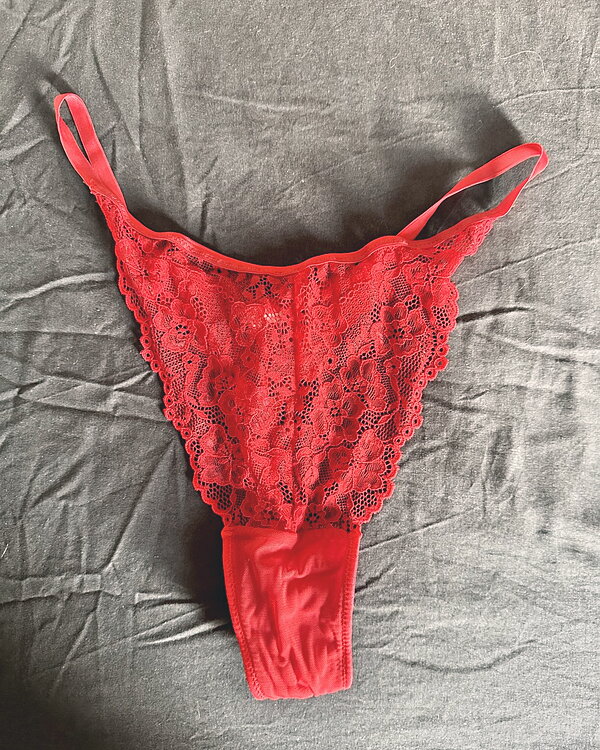 Tanga rojo