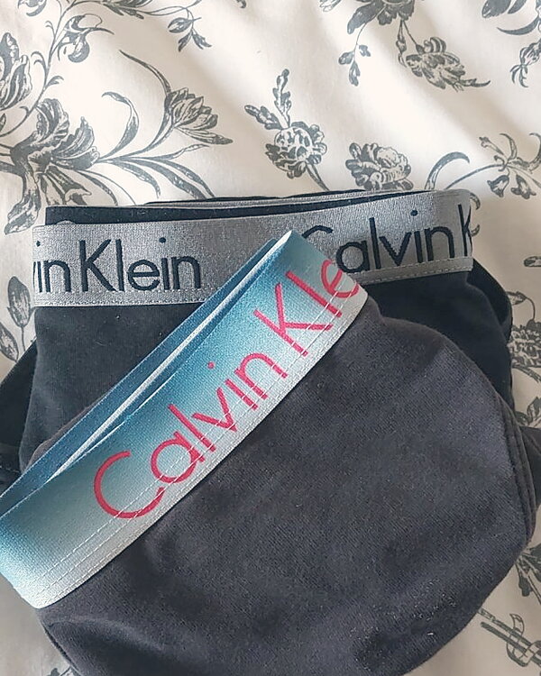 Braguitas Calvin Klein.