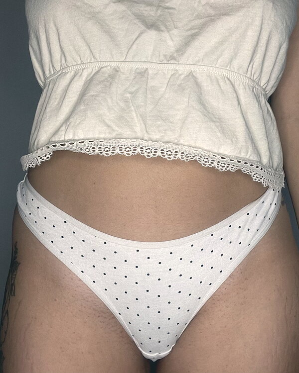 Tanguita blanco con topitos 🤍